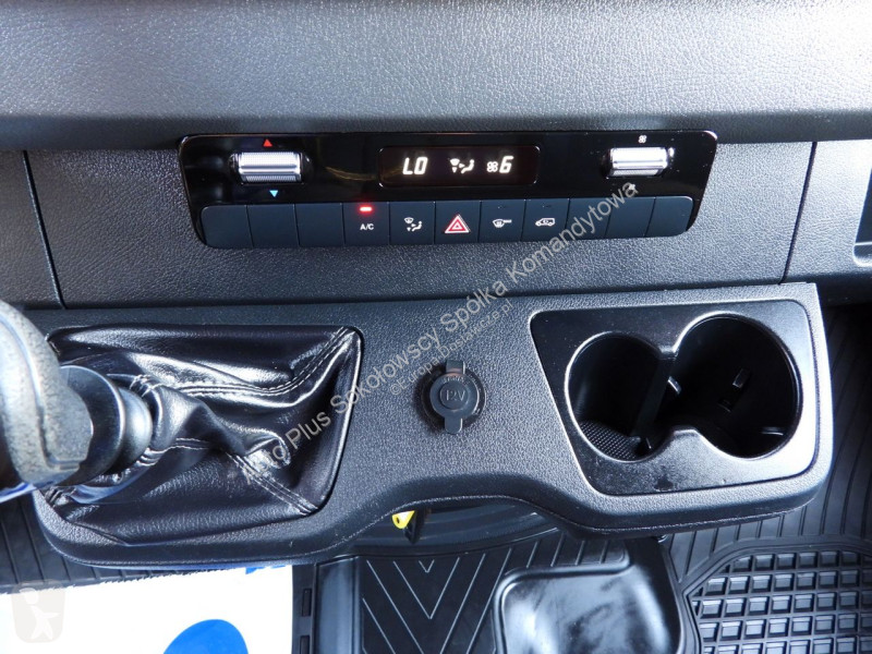 عربة نفعية Mercedes 23C16 DAILY