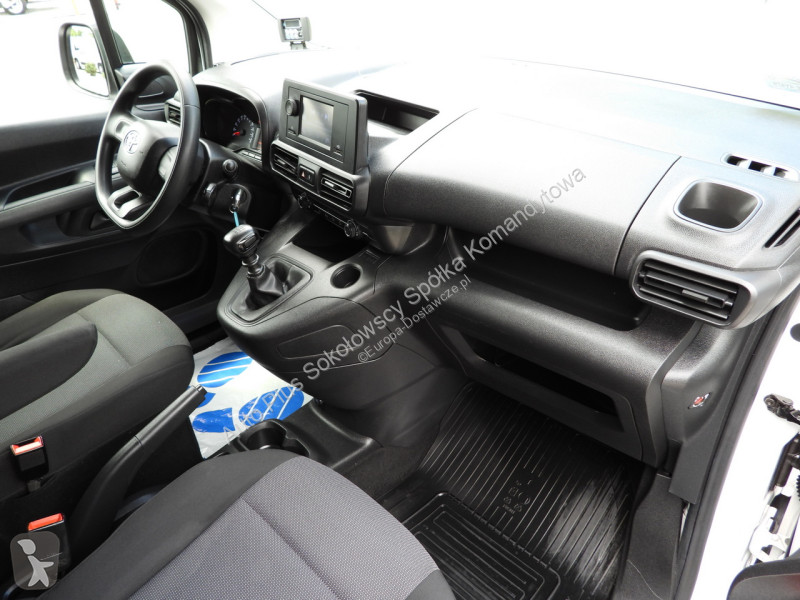 Véhicule utilitaire Toyota CITY