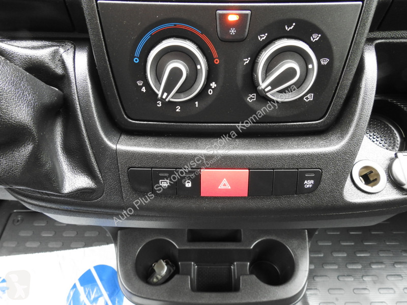 Samochód dostawczy Peugeot  BOXER