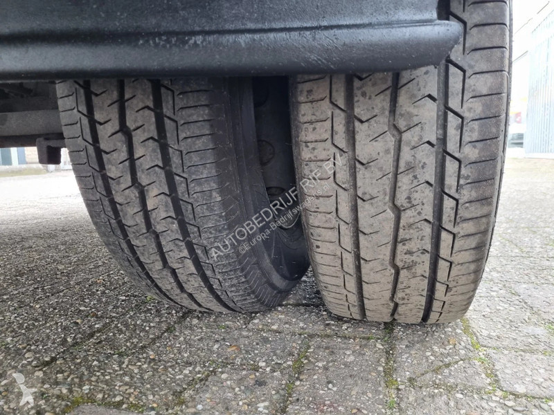 Samochód dostawczy Iveco 40C17 B/E 10T...