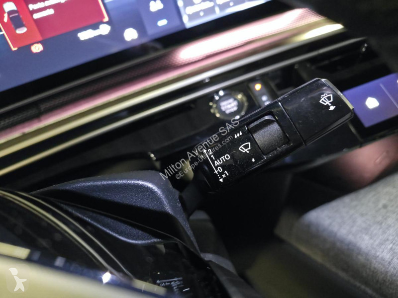عربة نفعية Peugeot 3008 1.2i Hybrid -136 - BV...