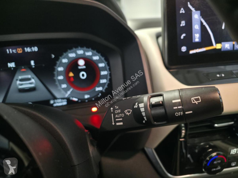 Samochód dostawczy Nissan QASHQAI 1.5 e-Power -...