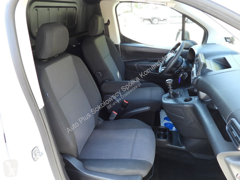 Véhicule utilitaire Toyota CITY