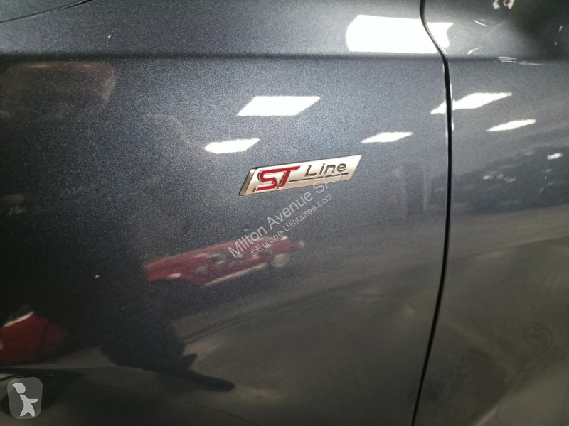 Véhicule utilitaire Ford FOCUS 1.0 EcoBoost...