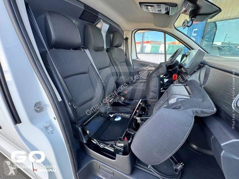 Véhicule utilitaire Nissan