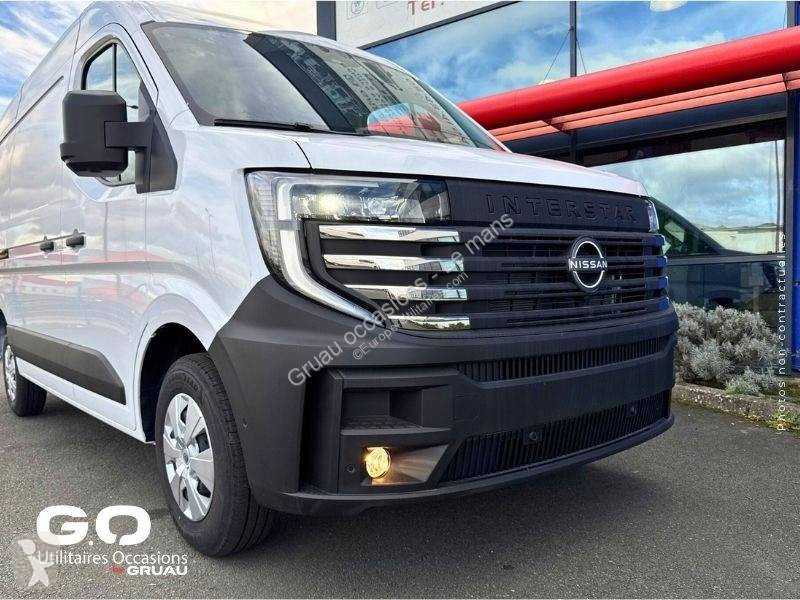 Samochód dostawczy Nissan