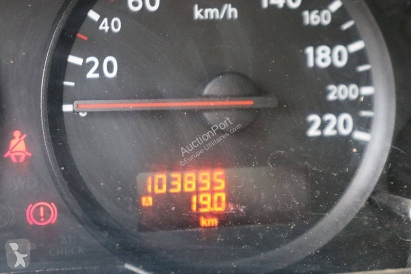 Autoutilitară Nissan