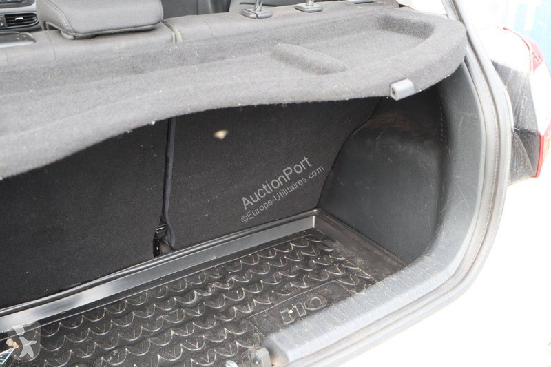 عربة نفعية Hyundai i10