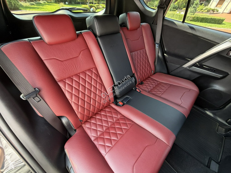 Samochód dostawczy Toyota RAV-4