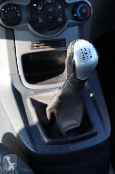عربة نفعية Ford