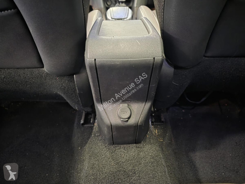 Véhicule utilitaire Peugeot 2008 1.6 e-HDi FAP...