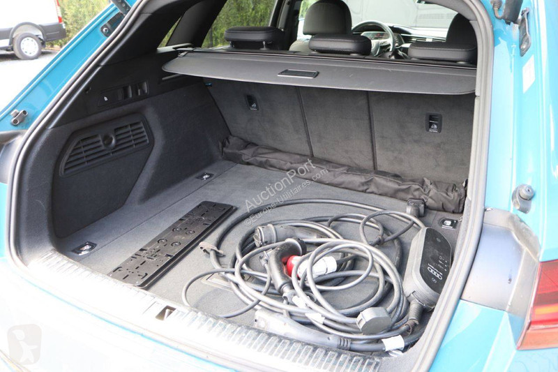 Furgoneta Audi  S Line e-tron