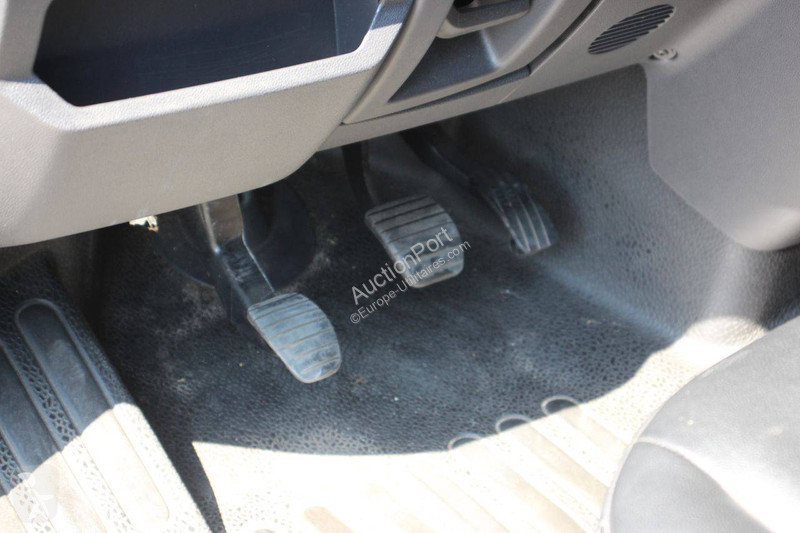 عربة نفعية Renault Crossover