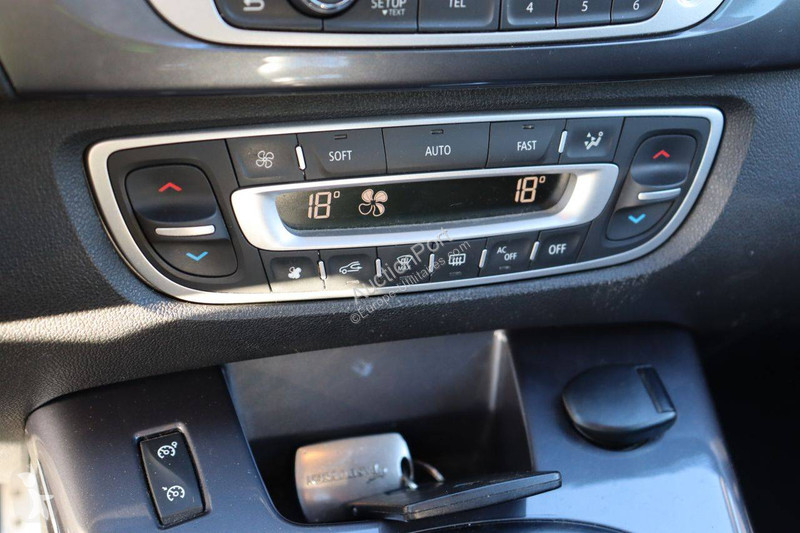 عربة نفعية Renault  Scénic