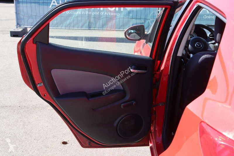 Samochód dostawczy Mazda  2