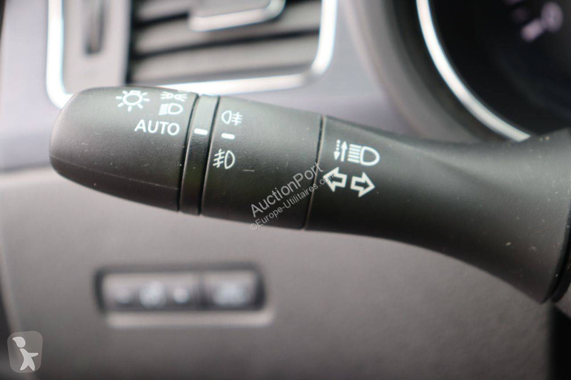 Véhicule utilitaire Nissan