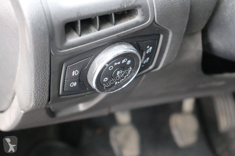 Véhicule utilitaire Ford