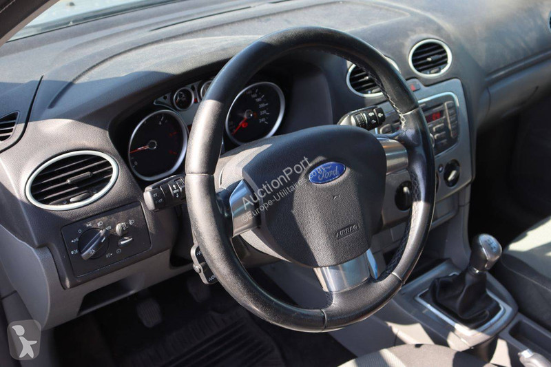 Véhicule utilitaire Ford