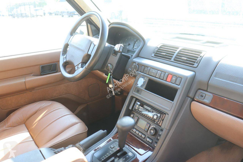 Véhicule utilitaire Land Rover