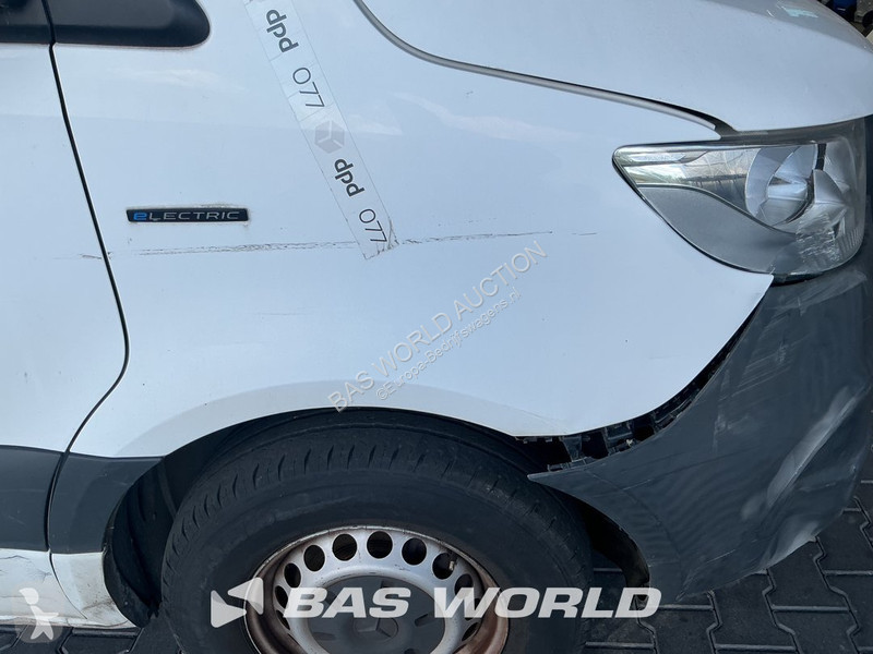 Лекотоварен автомобил Mercedes 312