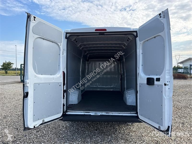 Véhicule utilitaire Opel 2.2