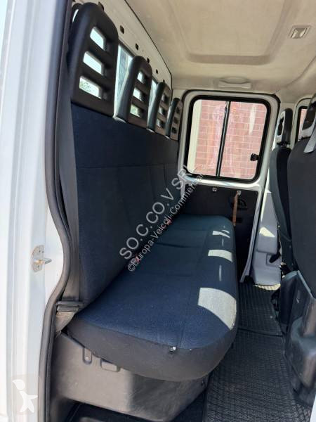 Лекотоварен автомобил Iveco 35S12