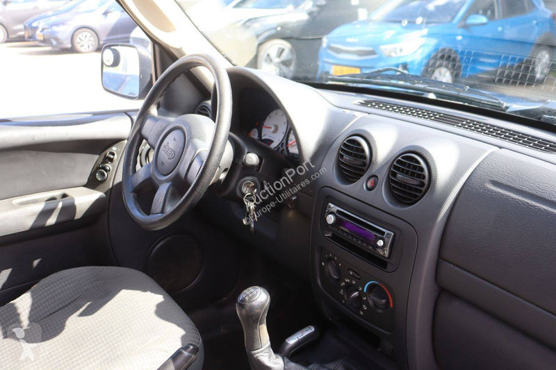 Furgoneta Jeep  LIBERTY SPORT