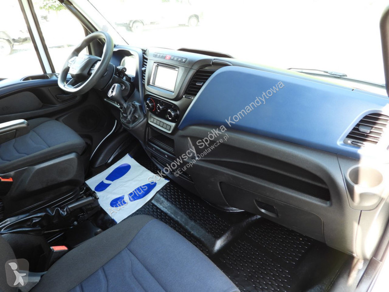 Veículo utilitário Iveco 35S14 DAILY