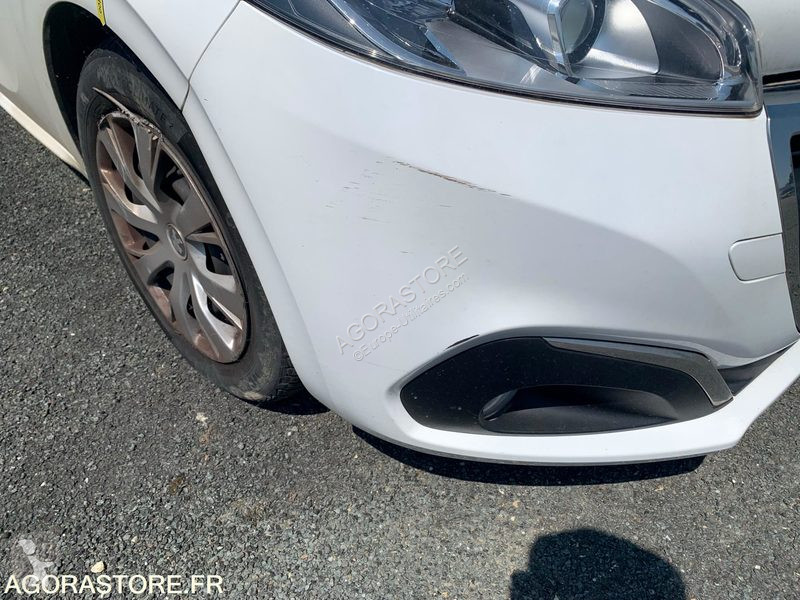 Véhicule utilitaire Peugeot 208
