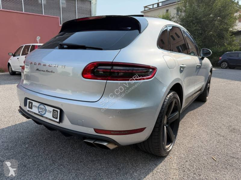 Véhicule utilitaire Porsche