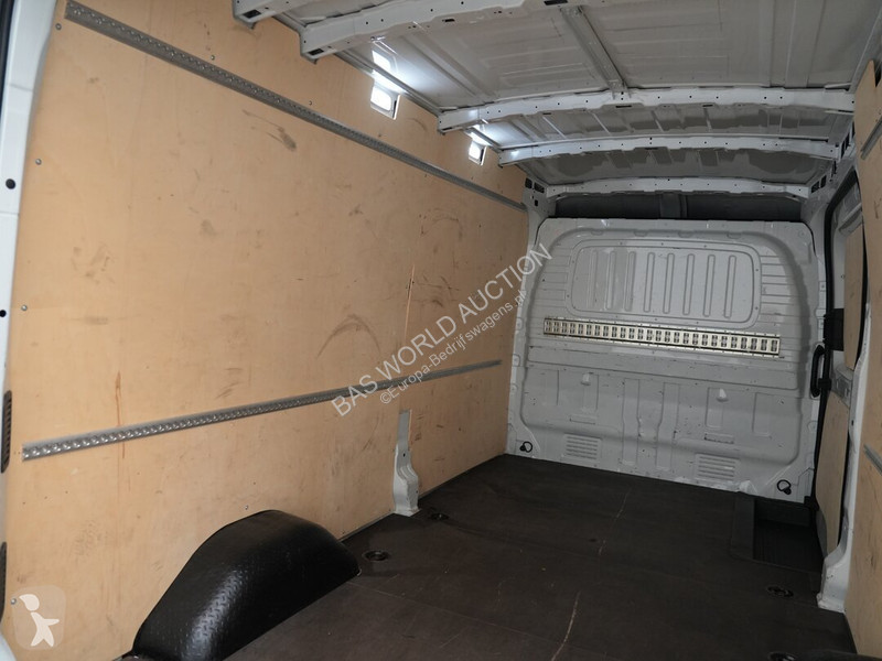 Véhicule utilitaire Maxus 9 9