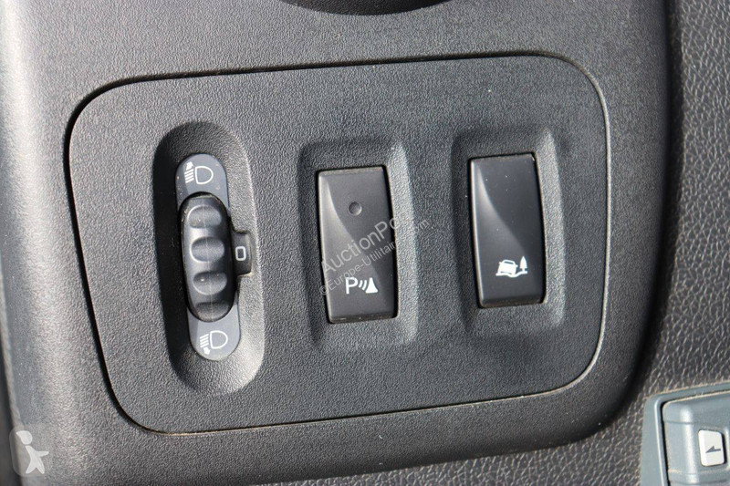 Véhicule utilitaire Nissan
