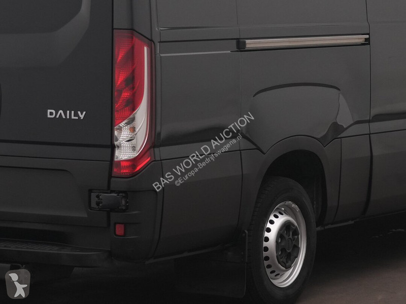 Véhicule utilitaire Iveco 35S14