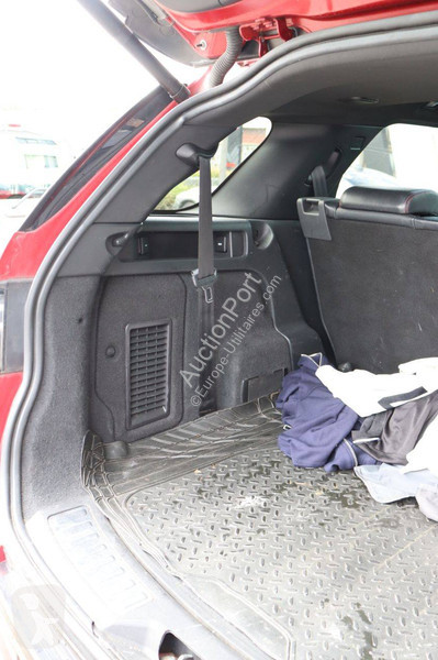 Véhicule utilitaire Land Rover D180 Sport