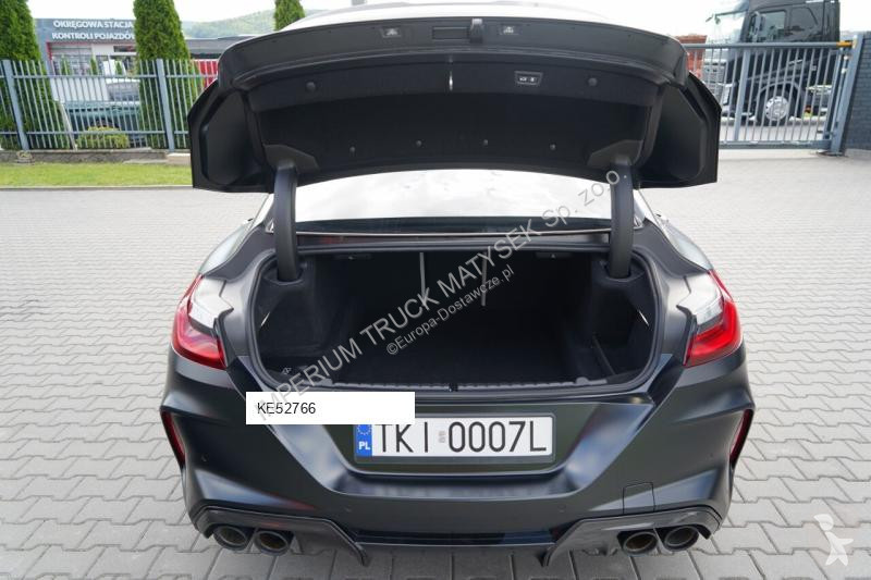 Véhicule utilitaire BMW M8