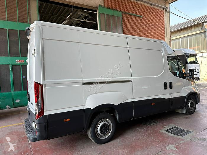 Veicolo commerciale Iveco  35S16