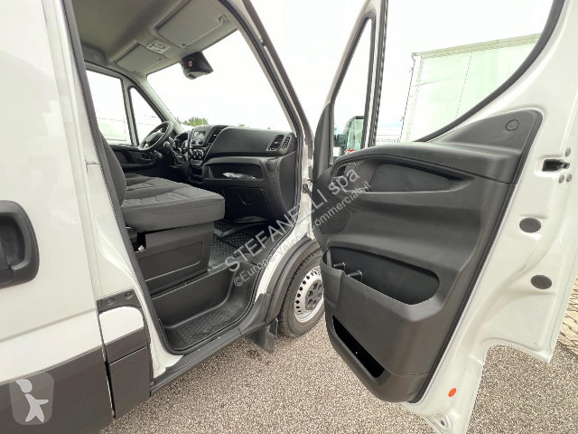 Veicolo commerciale Iveco DAILY 35S16A8 V 7...