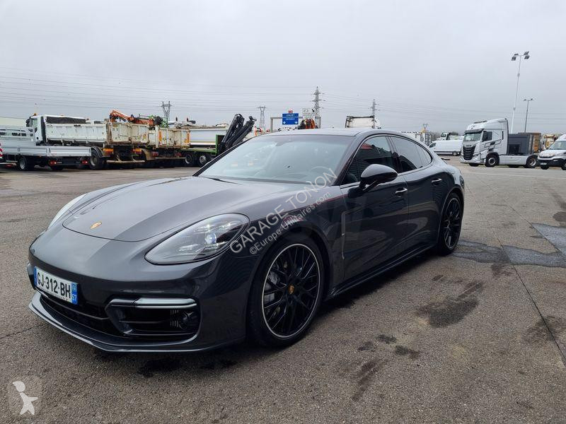 Véhicule utilitaire Porsche