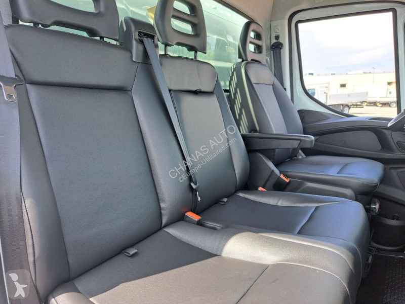 Autoutilitară Iveco 35C18 180CV 3L ALUMINIUM...