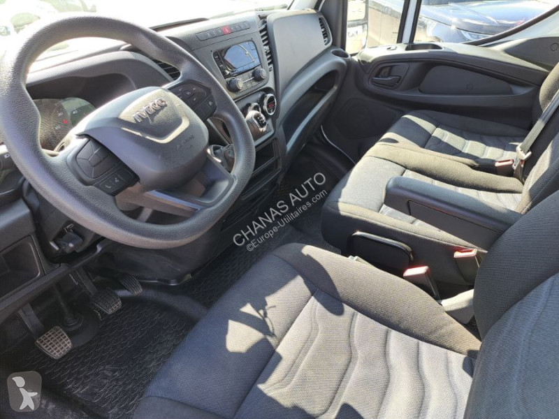 Veículo utilitário Iveco 35C16 160CV 3L HAYON...