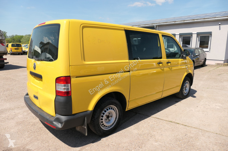 Véhicule utilitaire Volkswagen T5 Transporter...