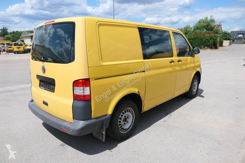 Лекотоварен автомобил Volkswagen T5 Transporter...