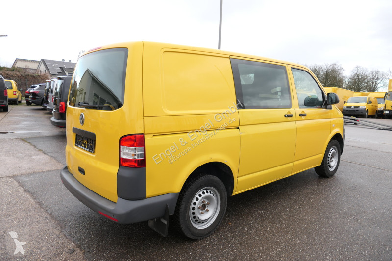 Véhicule utilitaire Volkswagen T5 Transporter...