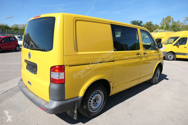 Véhicule utilitaire Volkswagen T5 Transporter...