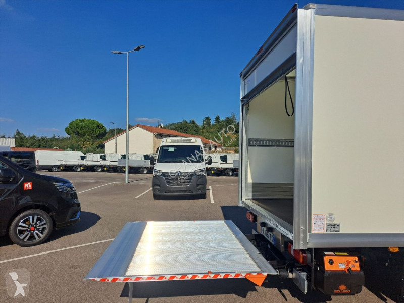 Nyttofordon Iveco 35S18 A8 180CV 3L HAYON...