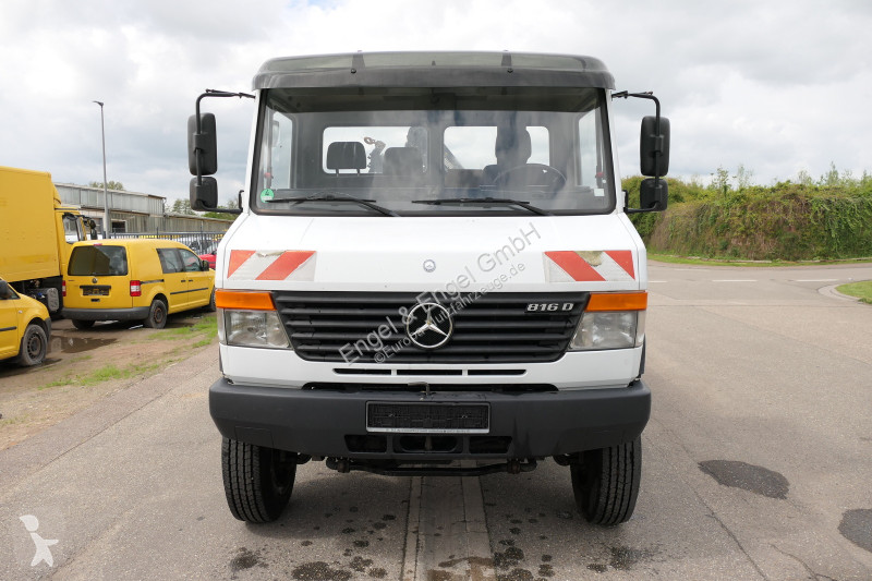 Furgoneta Mercedes Vario 816D mit Ladekran 3...