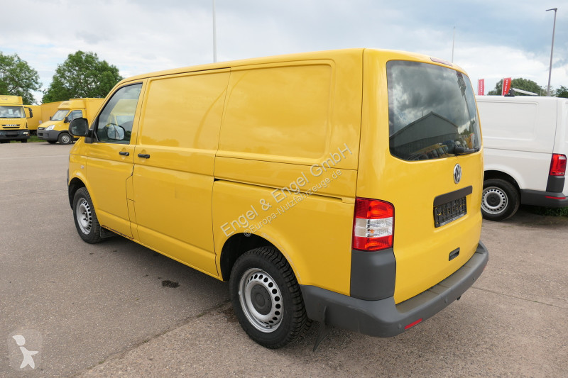 Лекотоварен автомобил Volkswagen T5 Transporter...