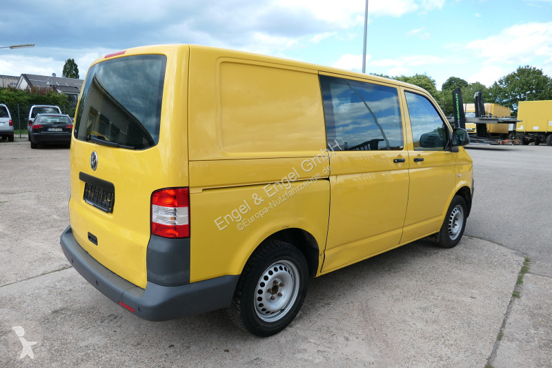 Véhicule utilitaire Volkswagen T5 Transporter...