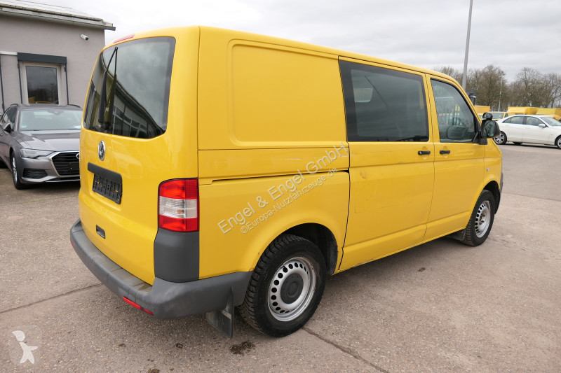 Véhicule utilitaire Volkswagen T5 Transporter...