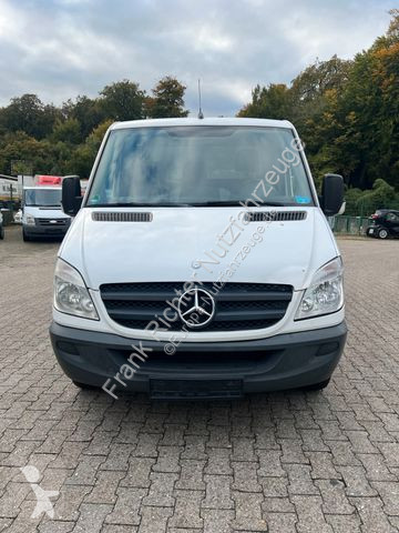 Véhicule utilitaire Mercedes 215CDI...